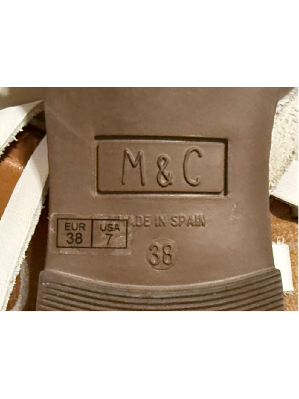 M&C Women’s White Leather Strappy Flat Sandals Women’s US 7 EU 38 Made in Spain - Picture 9 of 9